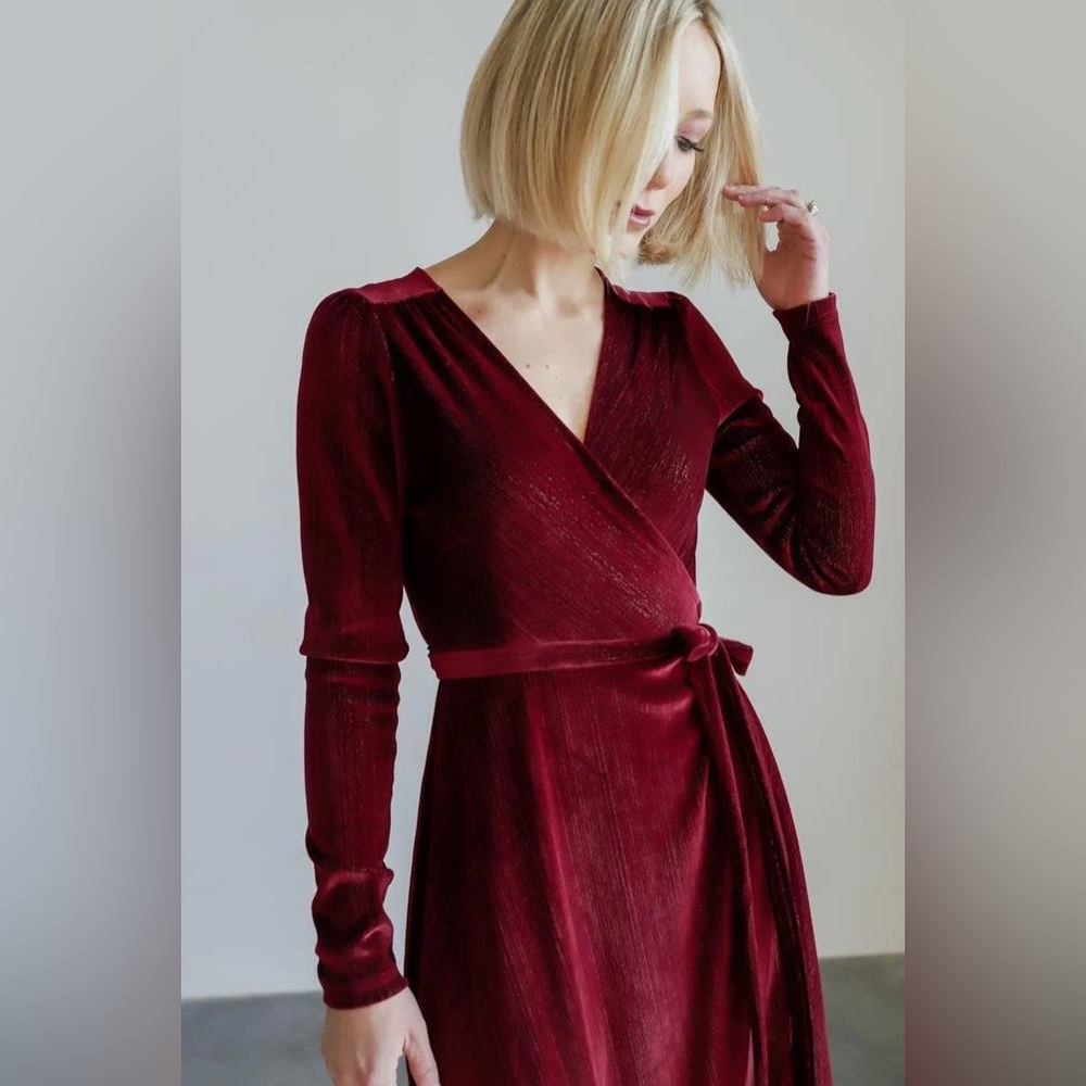 NWT: Baltic Born Serena Shimmer Velvet Wrap Dress XXL